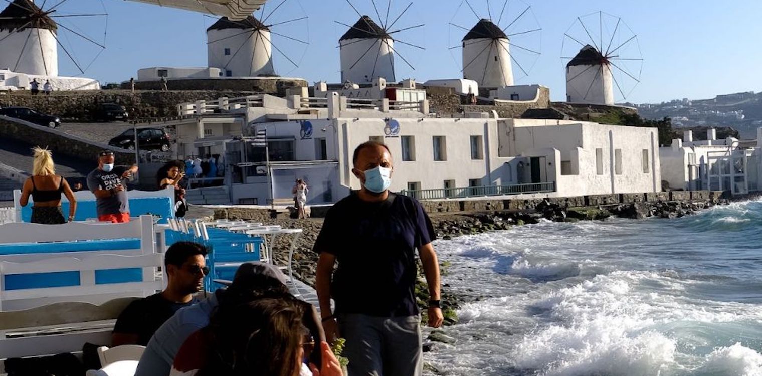 Μύκονος: Χάος στο νησί από το lockdown - Χιλιάδες ακυρώσεις