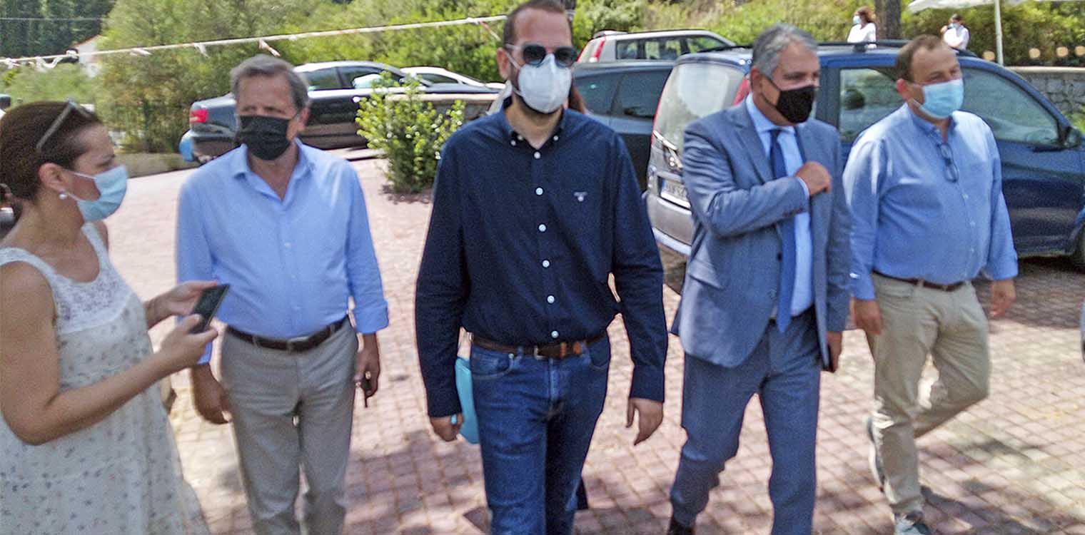 Γεωργιόπουλος προς Καρβέλη: Θέλουμε λύσεις για παιδίατρο - ασθενοφόρο