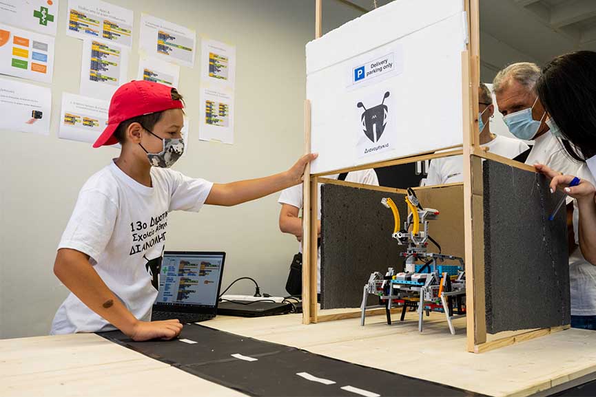COSMOTE Educational Robotics 2021 4