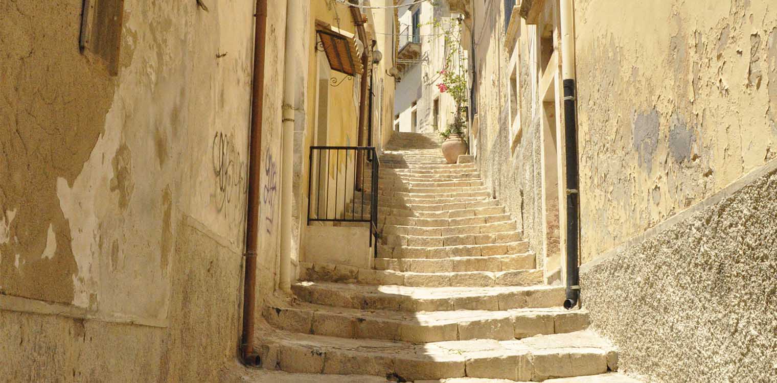 Χωριό της Σικελίας ετοιμάζεται να δημοπρατήσει 20 σπίτια με μόλις 2 ευρώ το καθένα