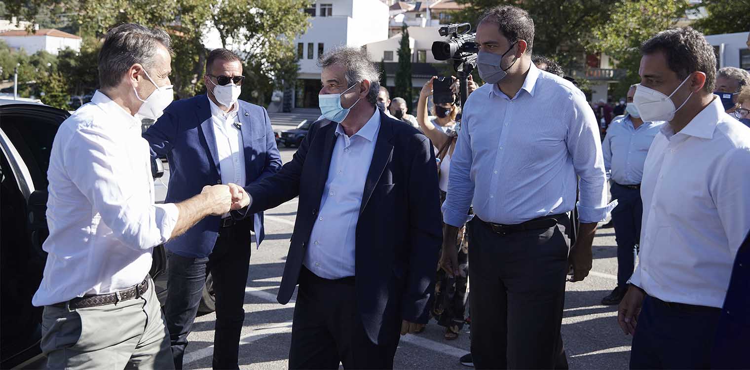Μητσοτάκης: Ασφαλές και χωρίς παρενέργειες το εμβόλιο – Σπεύστε όλοι να εμβολιαστείτε