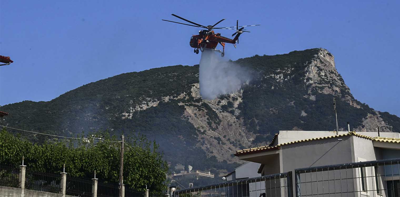 Επτά τραυματίες από τη χθεσινή φωτιά στην Πάτρα - Πολίτες και Πυροσβέστες με αναπνευστικά