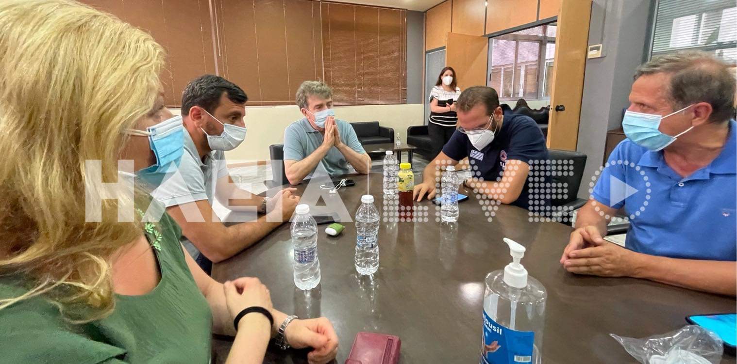Στην Ολυμπία ο M. Χρυσοχοΐδης ενημερώνεται για την κατάσταση της πυρκαγιάς - 20 καμένα σπίτια (upd)