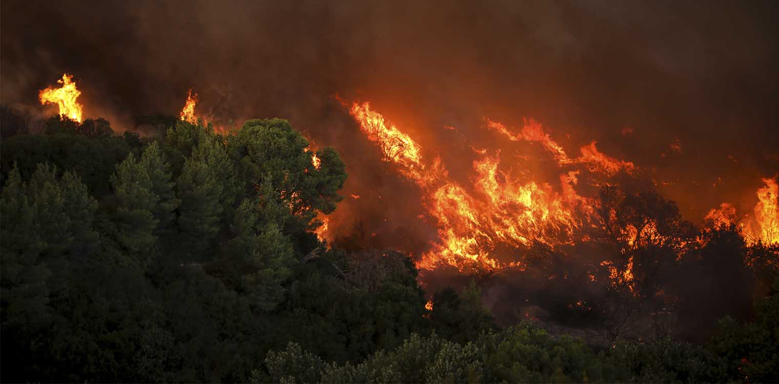 Φωτιά στη Βαρυμπόμπη - Νέο μήνυμα 112: Εκκενώστε προς Θρακομακεδόνες και Αχαρνές