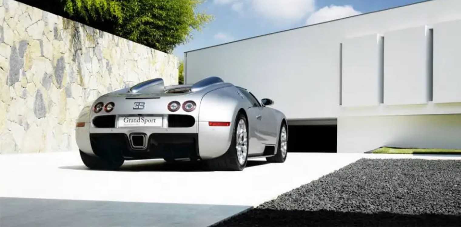Μία πλήρως ανακατασκευασμένη Bugatti Veyron 16.4 Grand Sport