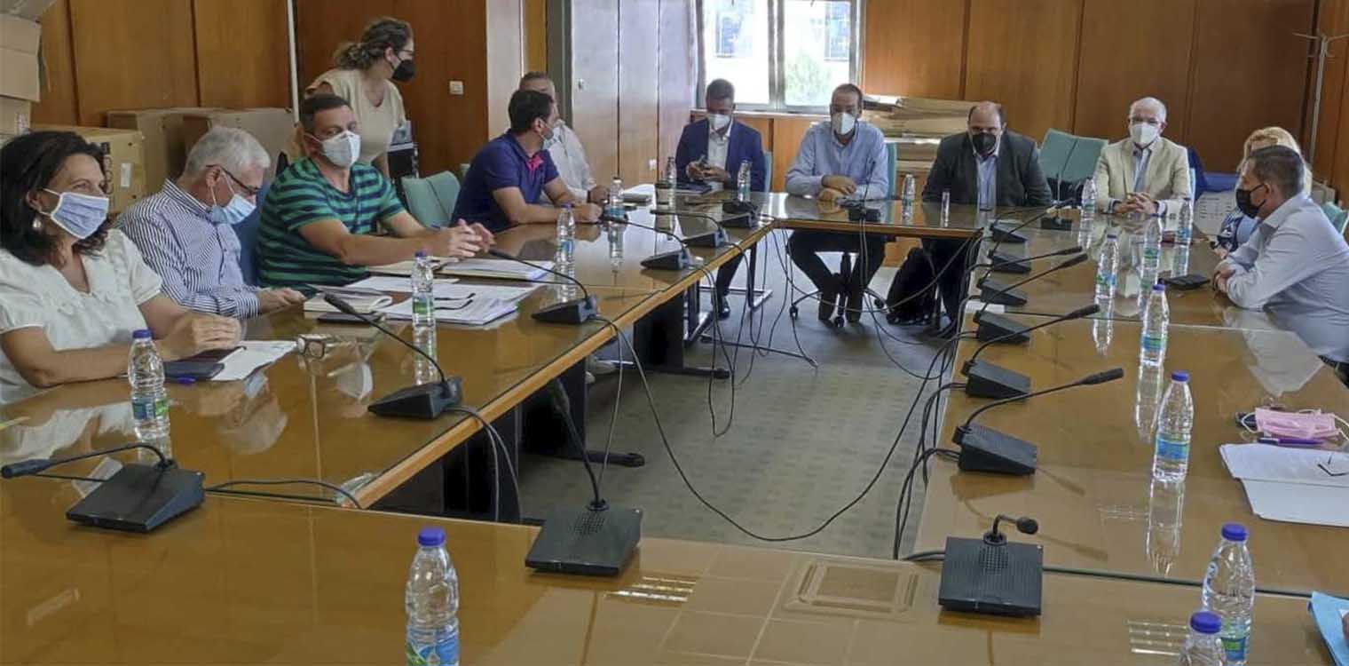 Ηλεία: Σύσκεψη συντονισμού με συμμετοχή Φαρμάκη και κυβερνητικό κλιμάκιο για στήριξη των πυρόπληκτων