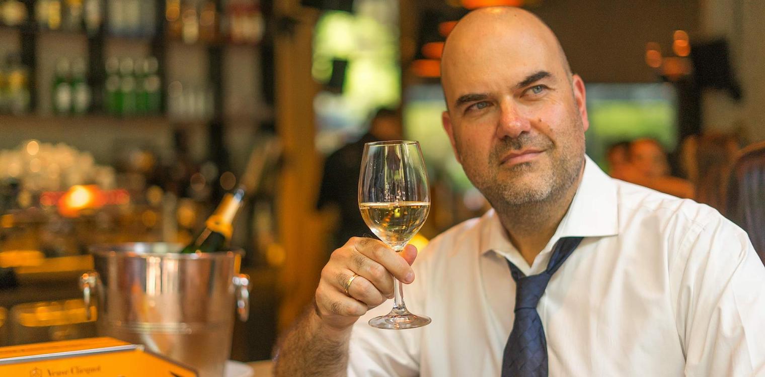 Winelovers:30.000 "εραστές" του κρασιού ταξιδεύουν σε όλον τον κόσμο αναζητώντας... νέες ετικέτες