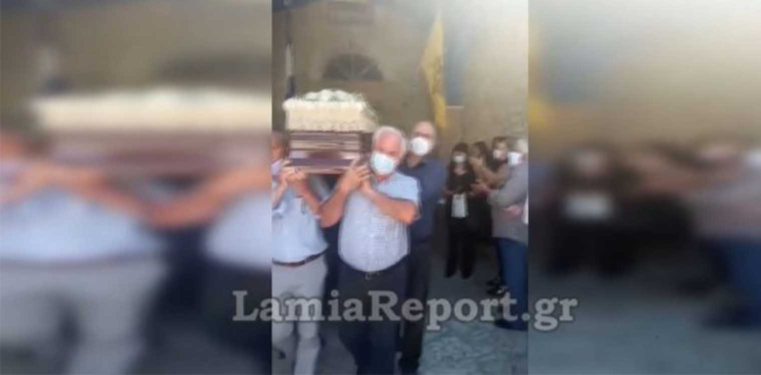 Με κλαρίνα και τραγούδια η κηδεία του Ανδρέα Τσαούση
