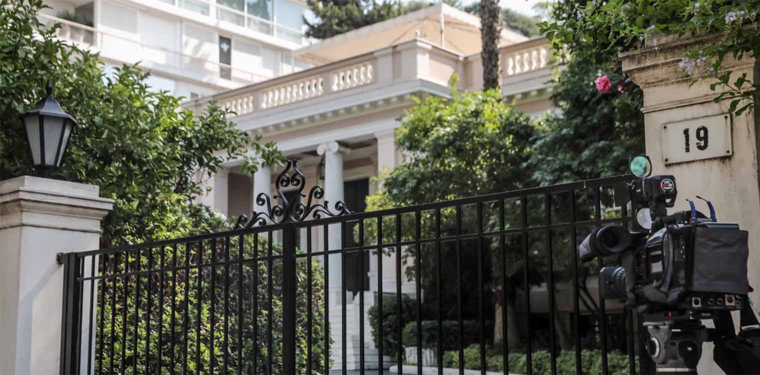 Μαξίμου για Αποστολάκη: Δείλιασε μπροστά στις απειλές του ΣΥΡΙΖΑ - Κρίμα για την υστεροφημία του