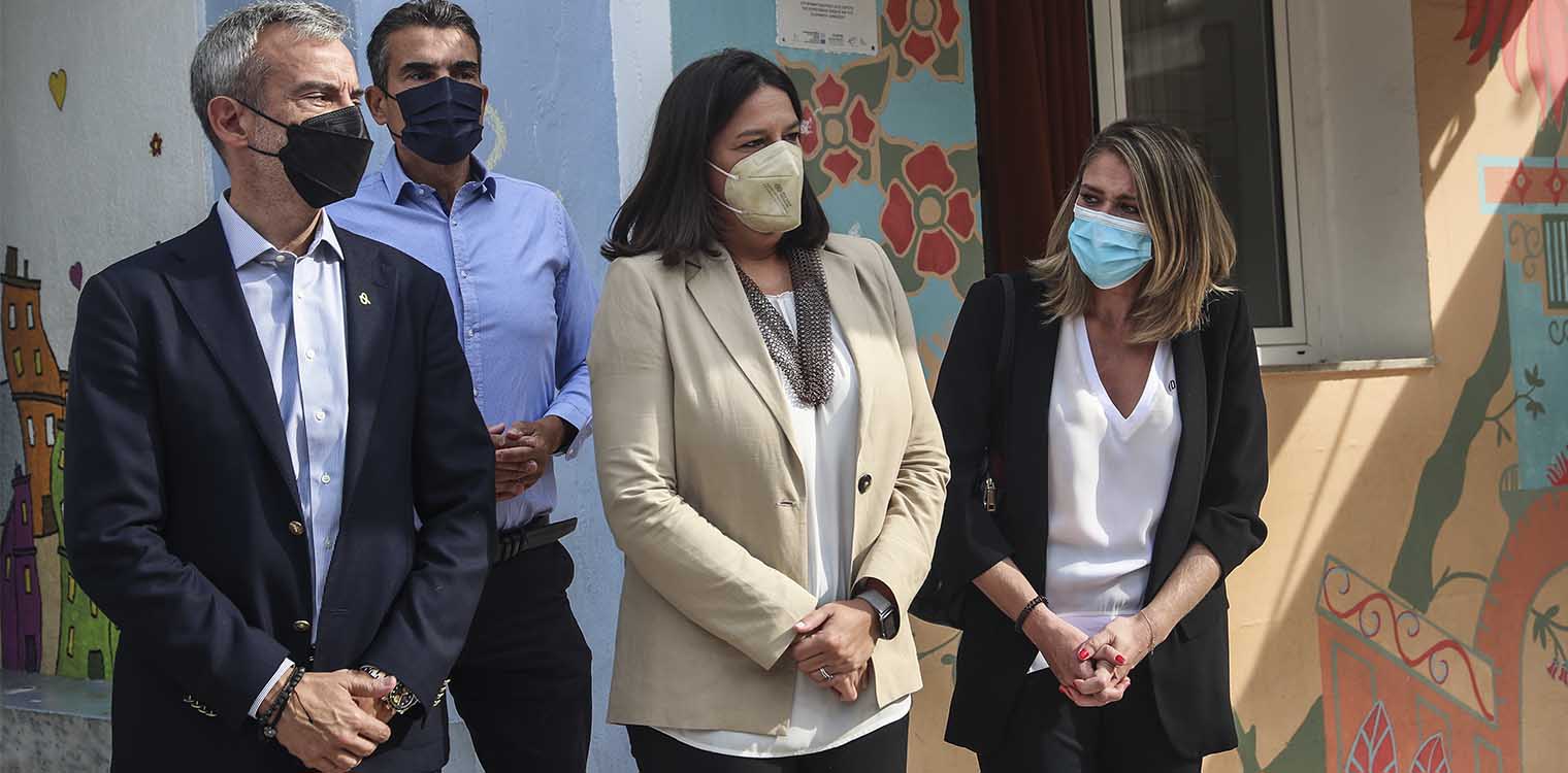 Πρώτη μέρα στο σχολείο: Τι είπε σε μαθητές, γονείς και εκπαιδευτικούς η Κεραμέως