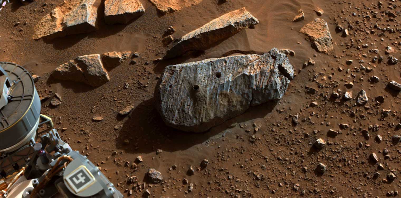 NASA: Μακρόχρονη έκθεση σε νερό «μαρτυρούν» τα πρώτα 2 πέτρινα δείγματα από τον Άρη που συνέλλεξε το ρόβερ Perseverance