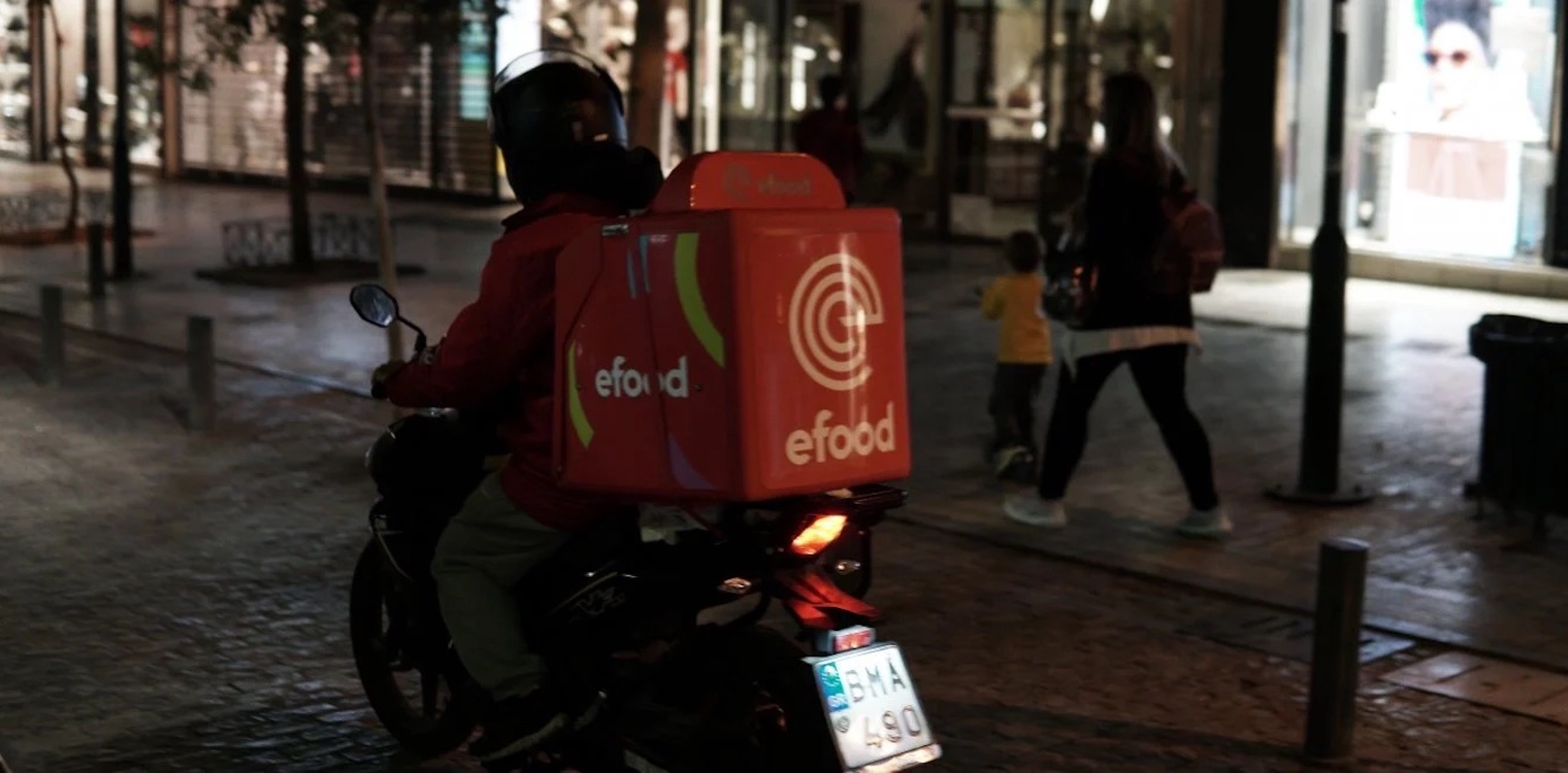 Efood: Νέο μήνυμα στους διανομείς μετά τον σάλο - Δυνατότητα για ανανέωση συμβάσεων