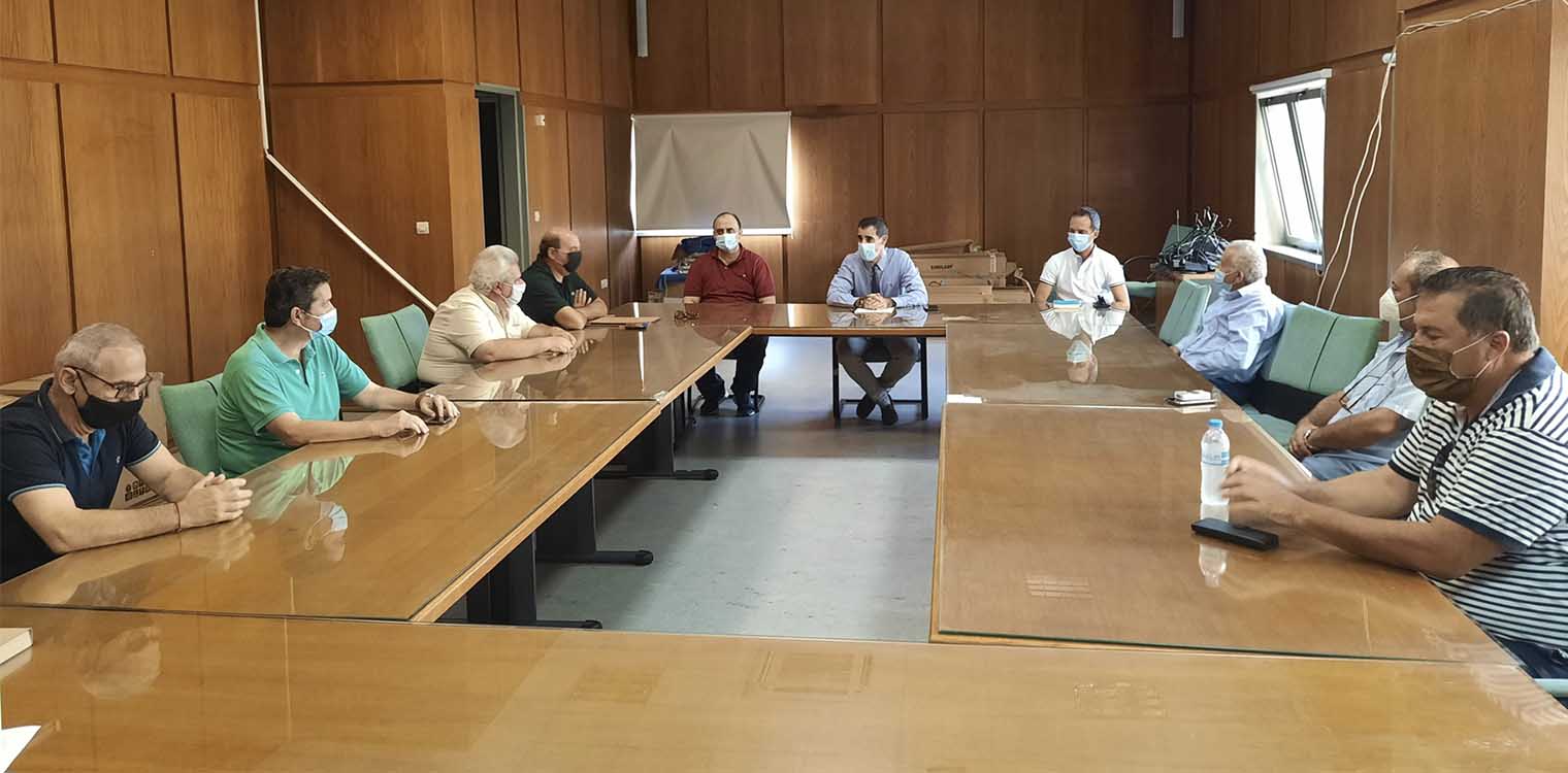 Συνάντηση Γιαννόπουλου με επαγγελματίες μεταφορείς μαθητών
