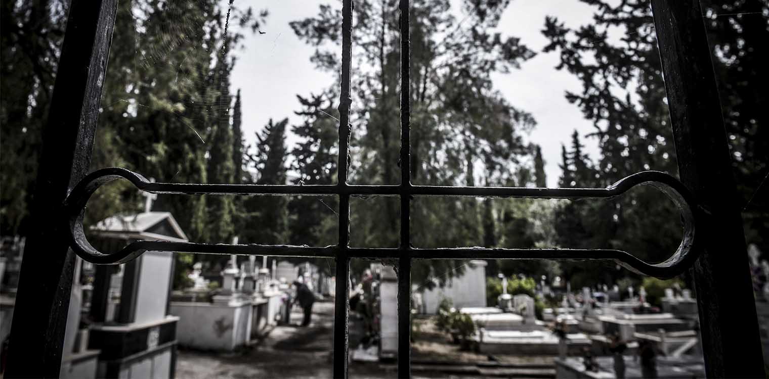 Λαζανάς: Γίνονται εκταφές για να διαπιστωθεί αν πέθαναν από κορονοϊό