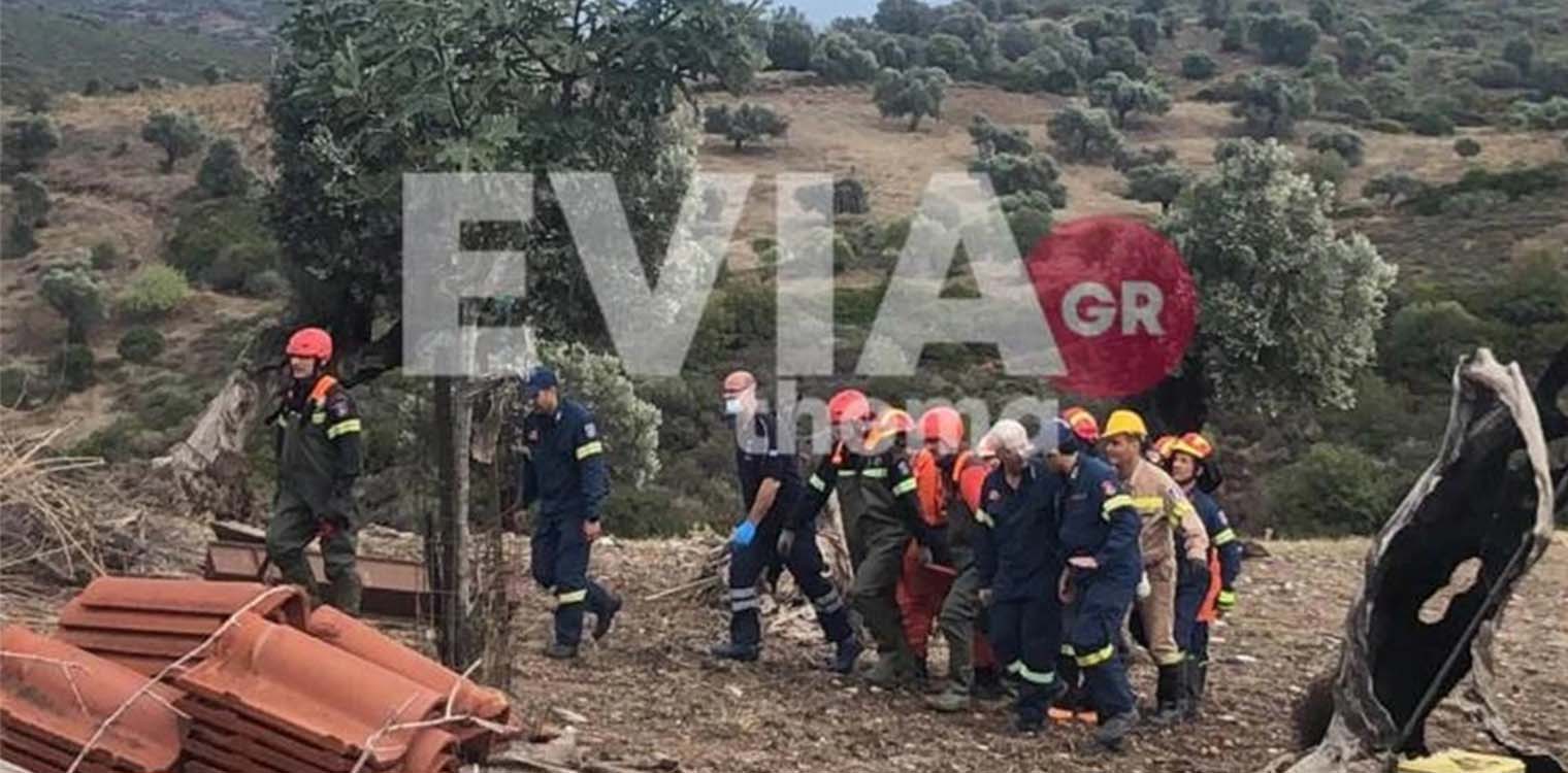 Κακοκαιρία «Ballos»: Η στιγμή που οι άνδρες της ΕΜΑΚ ανασύρουν τη σορό του 69χρονου στην Εύβοια