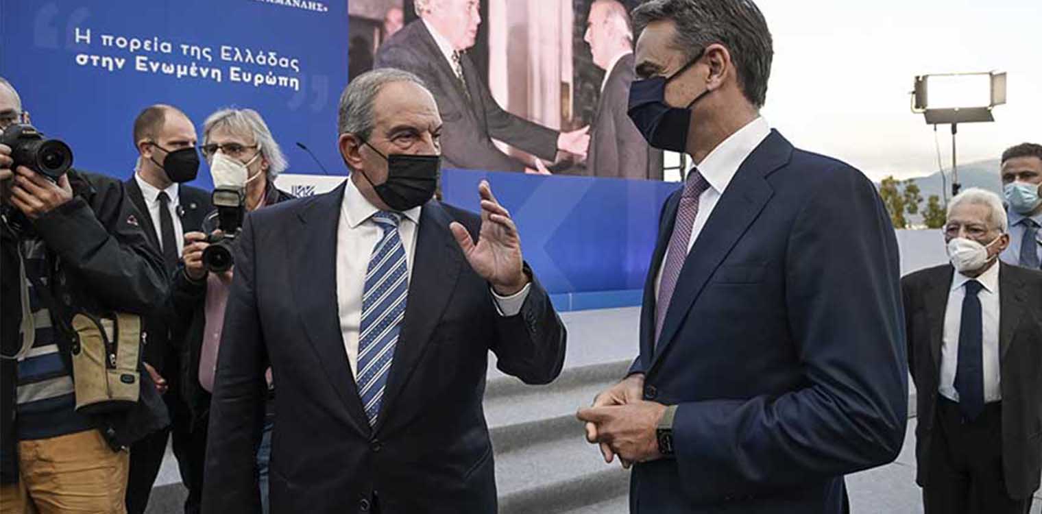 Μηνύματα Μητσοτάκη - Καραμανλή για τα εθνικά: Το γαλάζιο «ραντεβού» στη Φιλοθέη