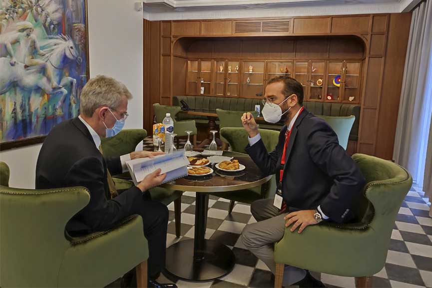 FARMAKIS PYATT 2