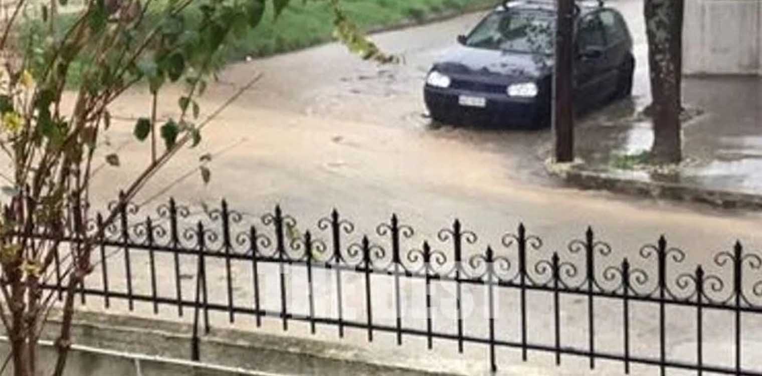 Πλημμύρισαν και πάλι στο Ρίο - Δρόμοι ποτάμια και η βροχή συνεχίζει... (photos - videos)