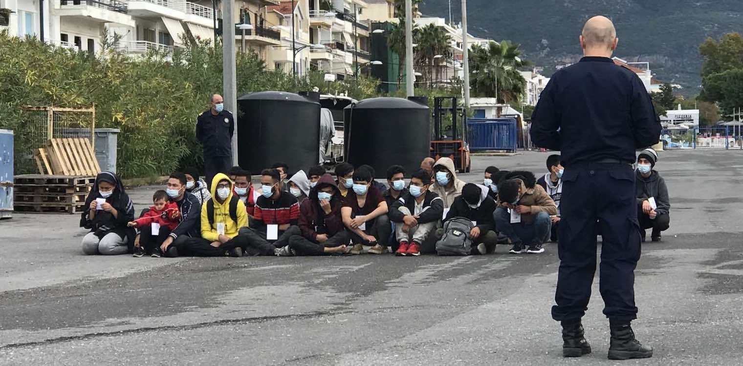 Στο λιμάνι της Καλαμάτας οι 46 μετανάστες που περισυνελέγησαν ανοιχτά της Ζακύνθου