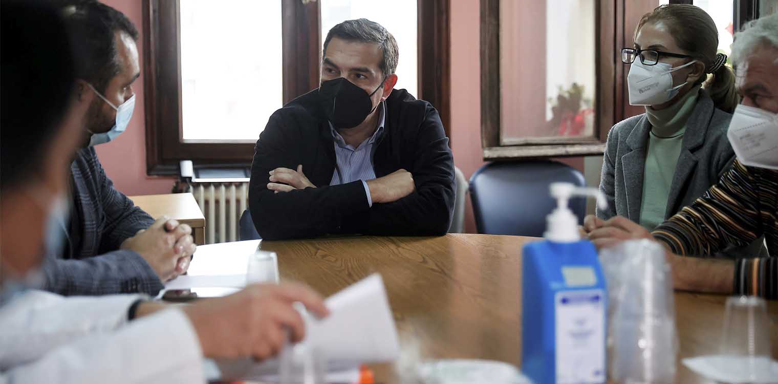Τσίπρας στο Ιπποκράτειο: Τριτοκοσμική κατάσταση στα νοσοκομεία 2 χρόνια μετά το ξέσπασμα της πανδημίας