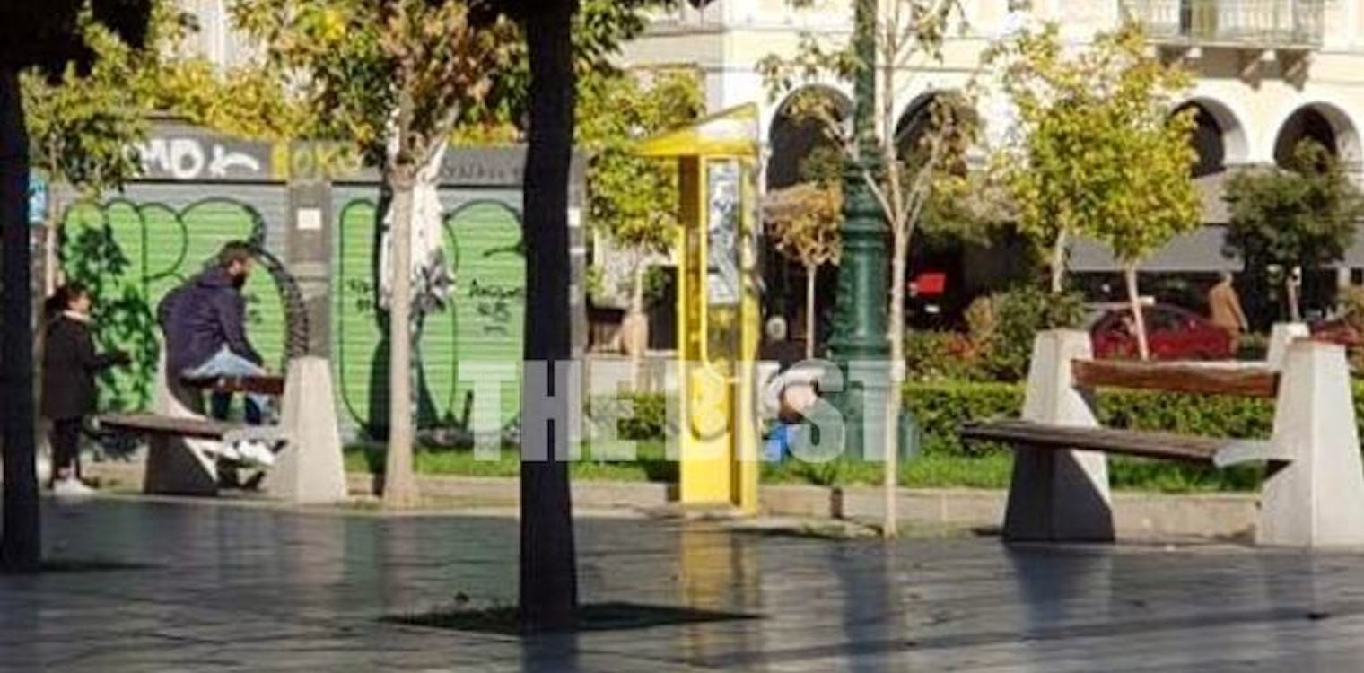 Πάτρα: Απίστευτο! Κατέβασε τα παντελόνια του στην πλατεία Γεωργίου