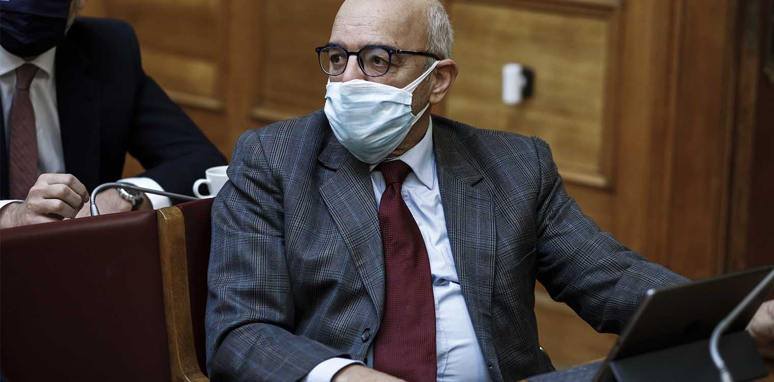 Μπάμπης Παπαδημητρίου: «Ψευδοπρόβλημα» οι διασωληνώσεις εκτός ΜΕΘ