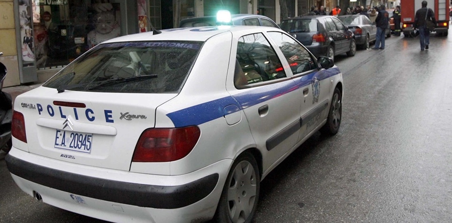 Θεσσαλονίκη: Δεκαπεντάχρονος σημάδεψε αστυνομικούς με ψεύτικο πιστόλι