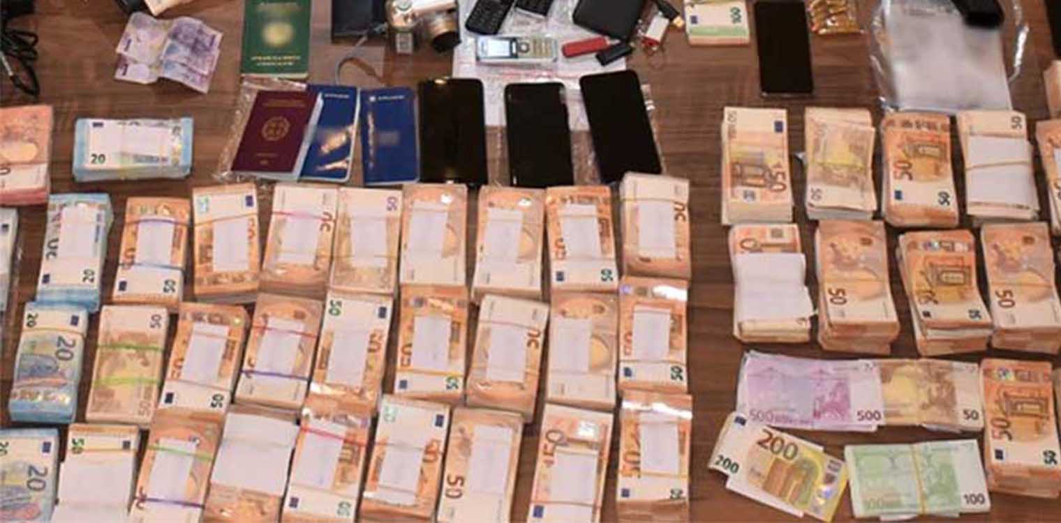 Προσωρινά κρατούμενα τρία μέλη του κυκλώματος παράνομων ελληνοποιήσεων