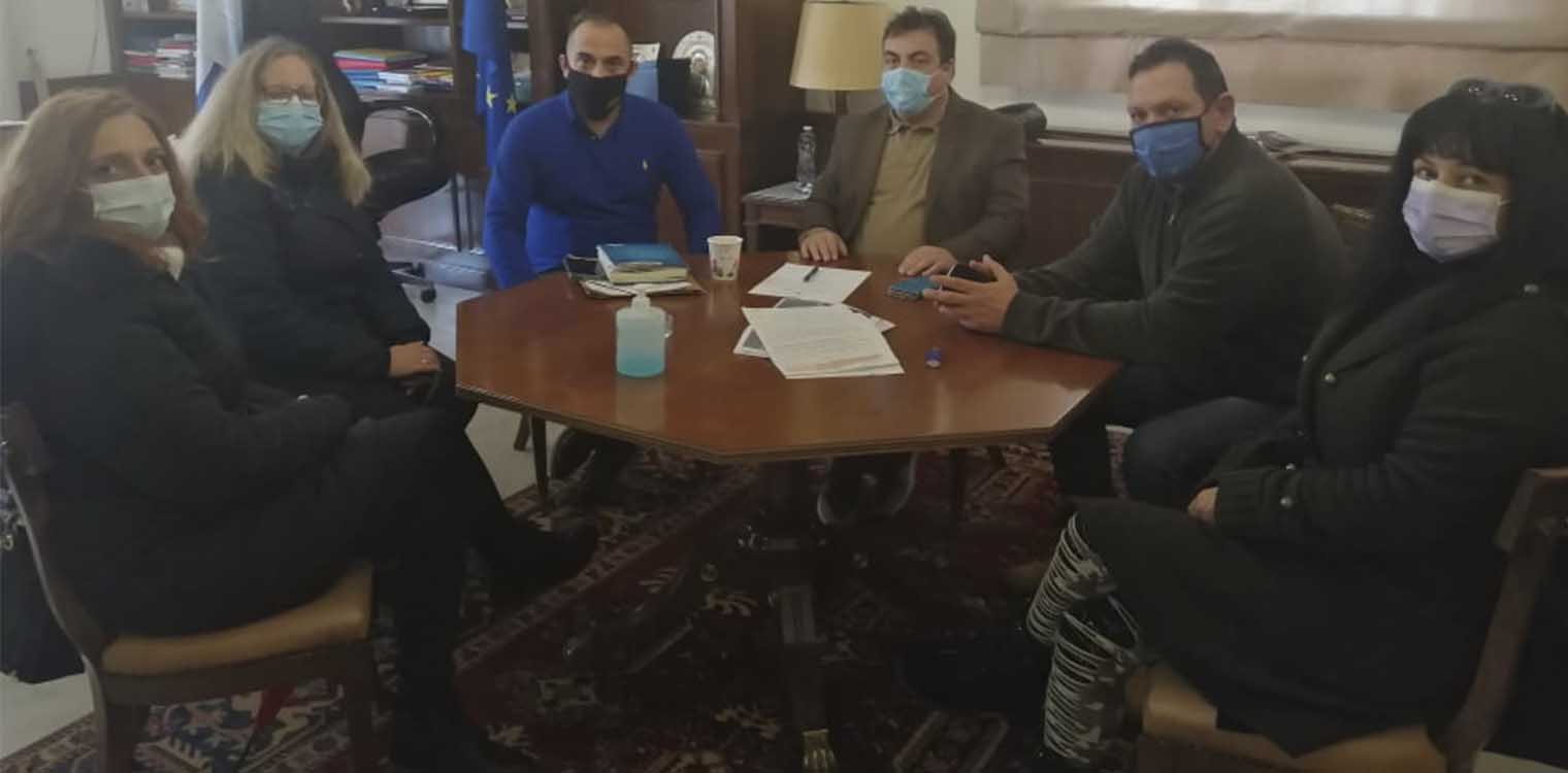 Συνάντηση Aντωνακόπουλου με γονείς για την ραγδαία αύξηση κρουσμάτων covid 19 σε σχολεία