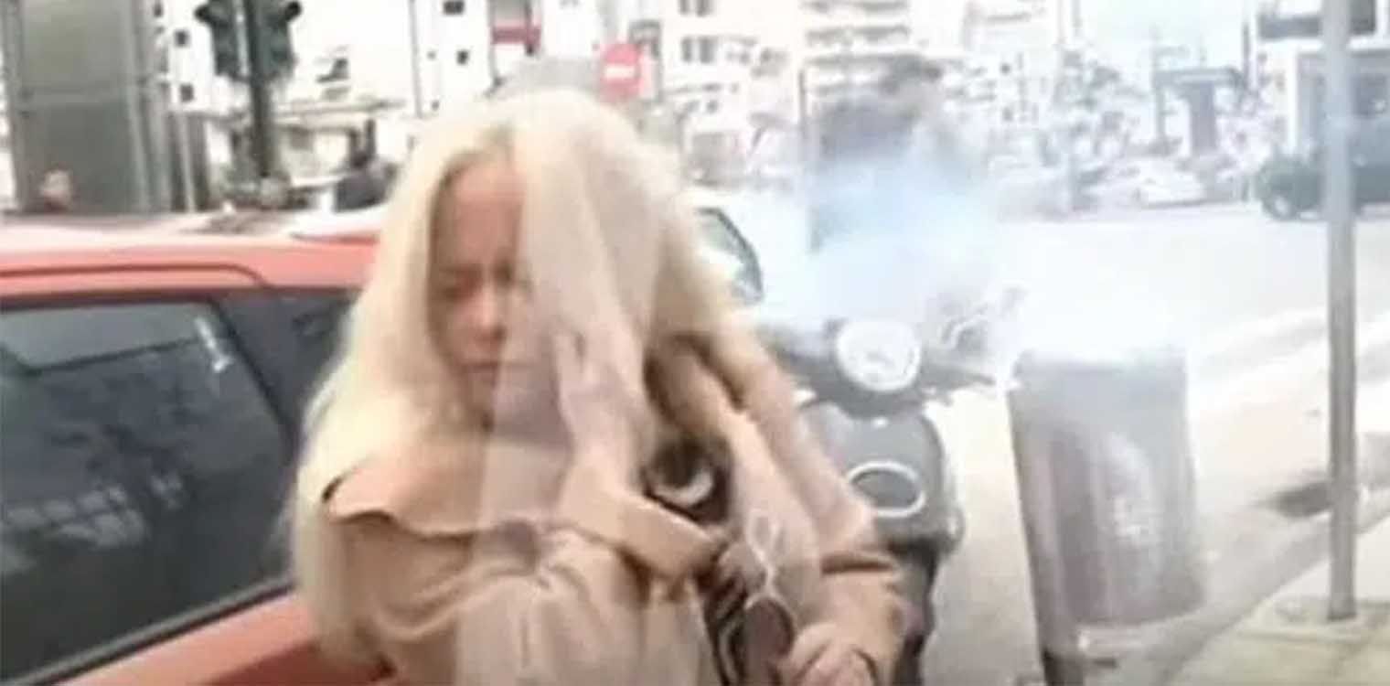 Βίντεο η στιγμή που μαθητές πετούν δυναμιτάκια στη Διευθύντρια του 2ου ΕΠΑΛ Πάτρας