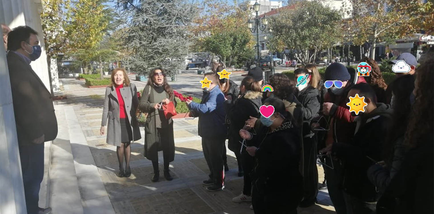Δήμος Πύργου: Τα πρώτα κάλαντα στον δήμαρχο Πύργου από τα παιδιά του ΕΕΕΕΚ