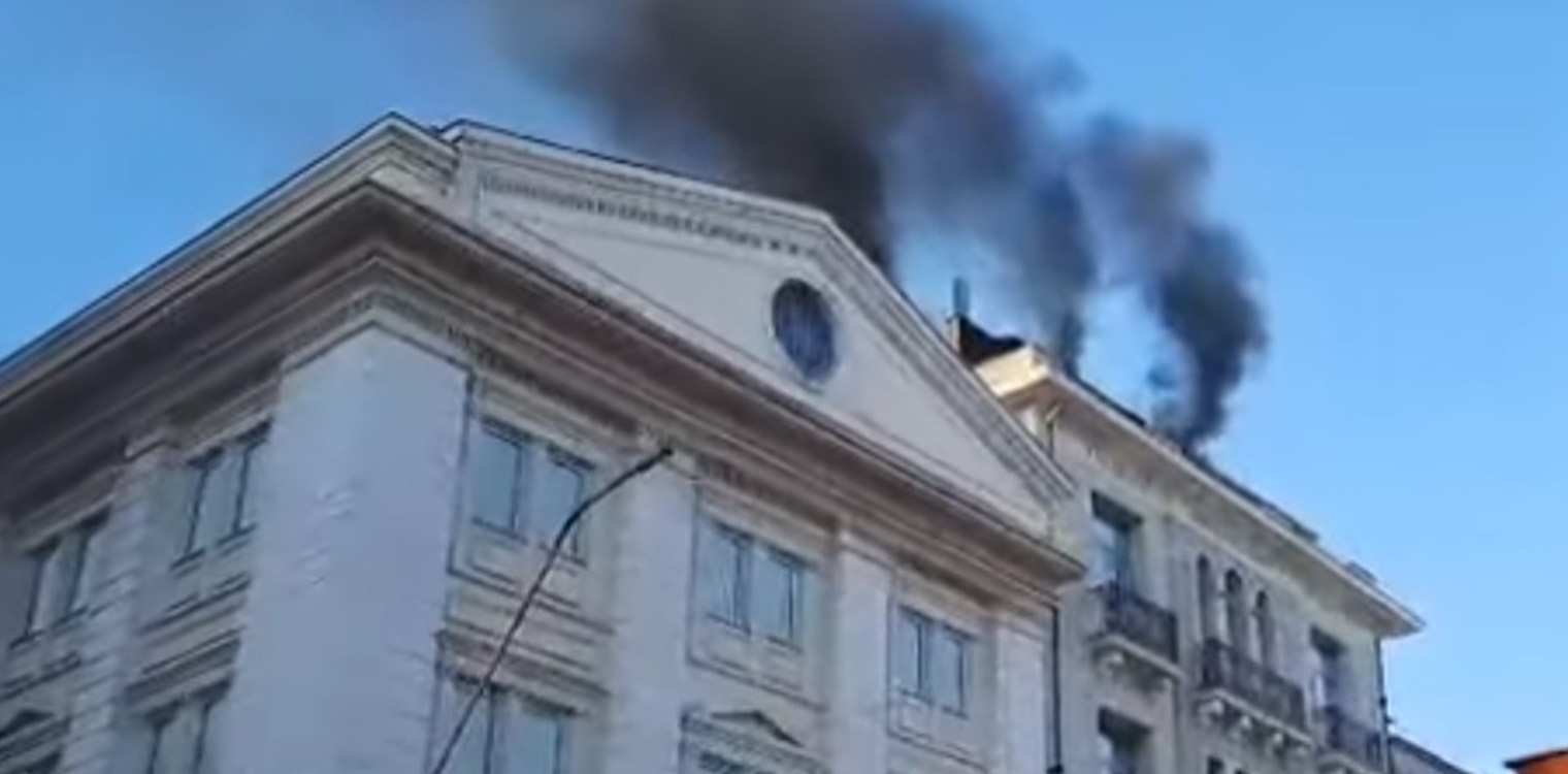 Φωτιά σε κεντρικό ξενοδοχείο στο Βόλο