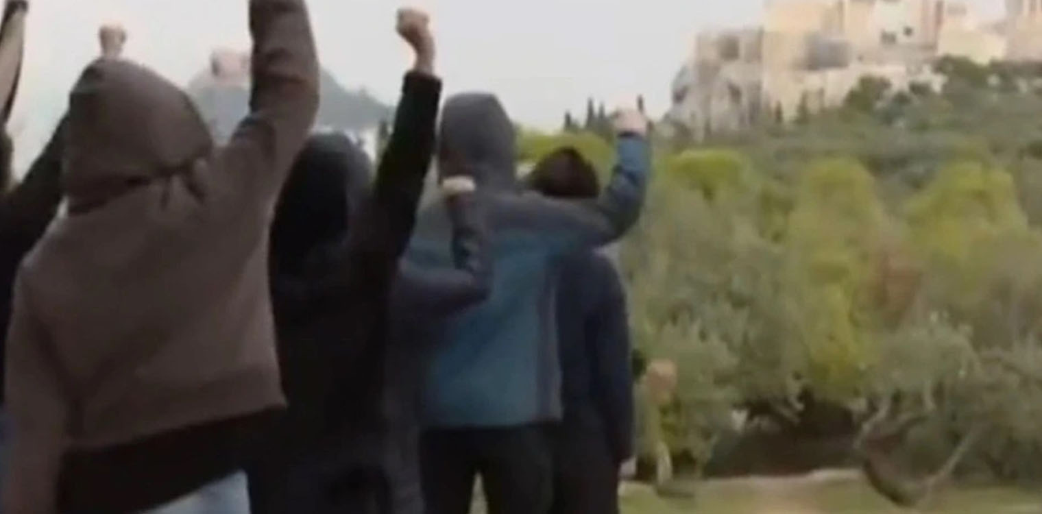 Θύελλα για την ταινία «Ξεπαρθενών» με σκηνές σεξ στην Ακρόπολη