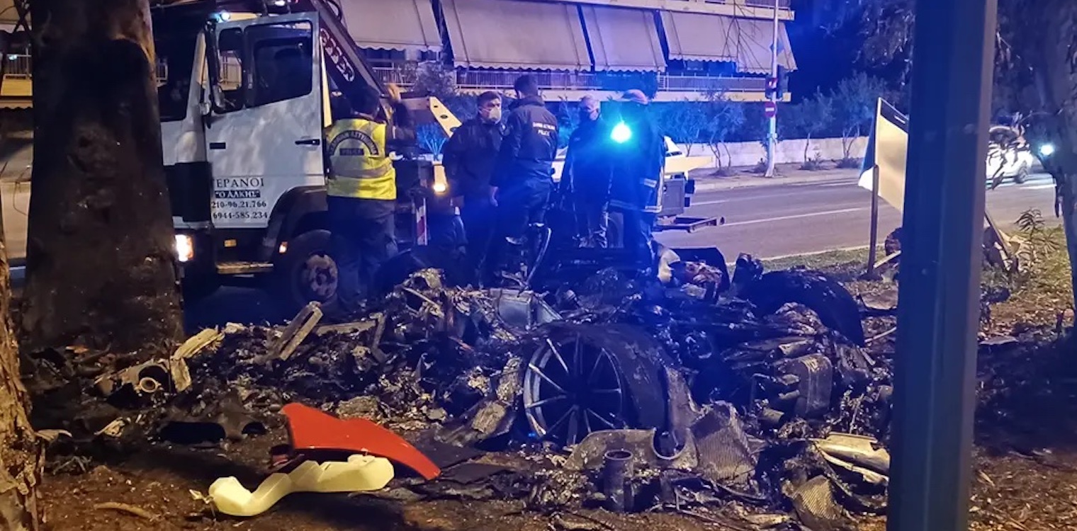 Φοβερό τροχαίο με Ferrari στη Βούλα - Νεκρός ο αδερφός της βουλευτού Κατερίνας Μονογυιού