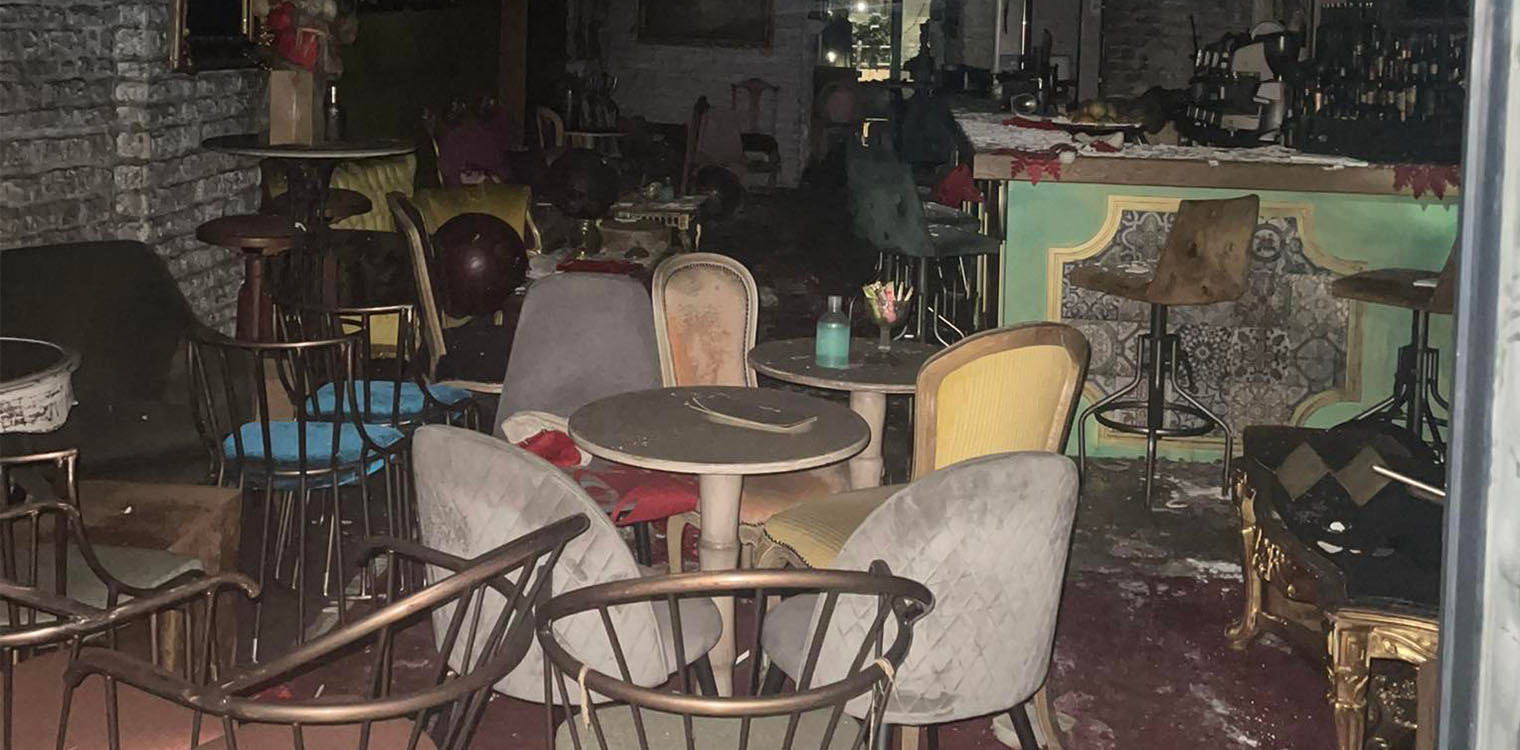 Ζημιές από φωτιά σε κεντρικό μπαρ του Αγρινίου