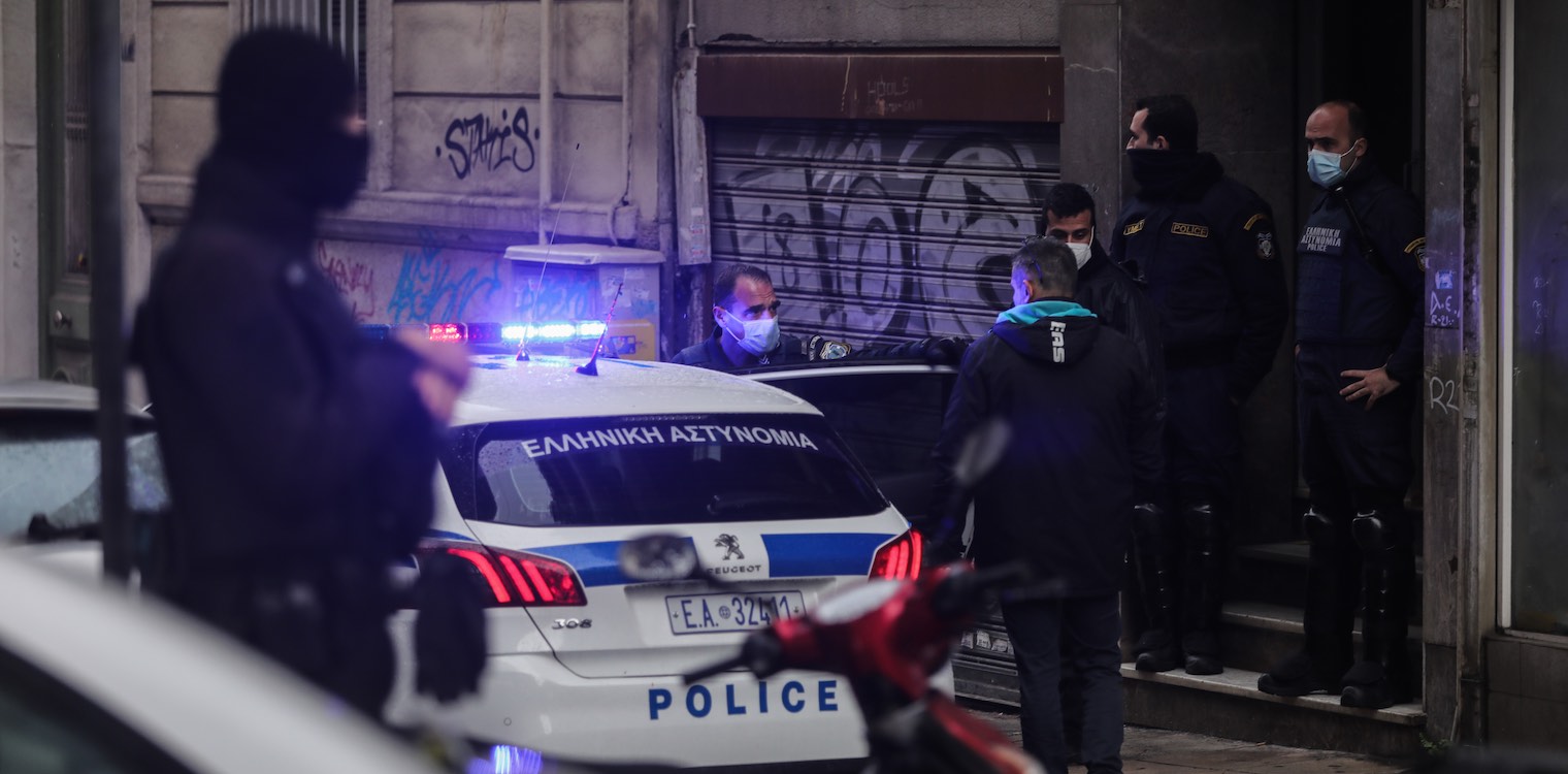 Συναγερμός στην Κυψέλη: Συνελήφθη άνδρας που βγήκε από το διαμέρισμά του και άρχισε να πυροβολεί