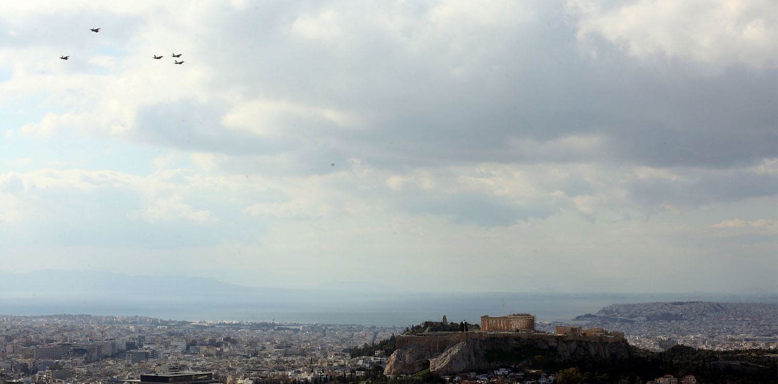 Η πτήση των Rafale πάνω από την Ακρόπολη