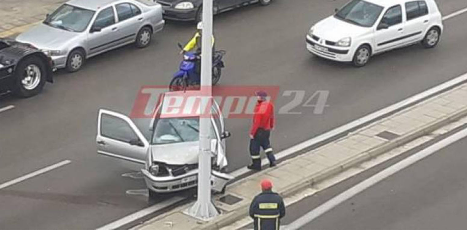 Πάτρα: Του "έφυγε" το αυτοκίνητο και χτύπησε σε κολώνα (photos)