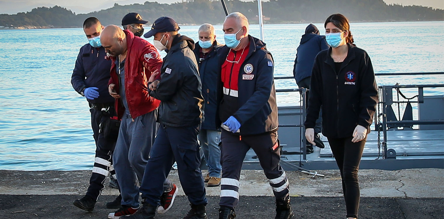 Φωτιά σε πλοίο στην Κέρκυρα: «Αυτό που ζήσαμε ήταν εφιάλτης», λένε επιβάτες