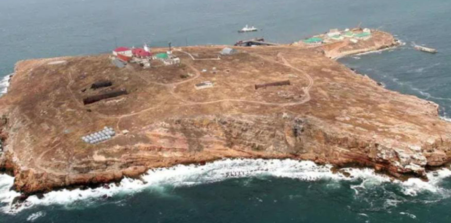 Φιδονήσι: Ποιο είναι το νησί που οι Ρώσοι «γάζωσαν» 13 Ουκρανούς στρατιώτες που αρνήθηκαν να παραδοθούν