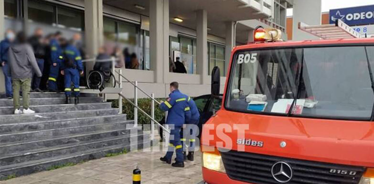 Πάτρα: Κόλλησε η ράμπα ΑμεΑ στη ΔΕΗ και πήραν την πυροσβεστική