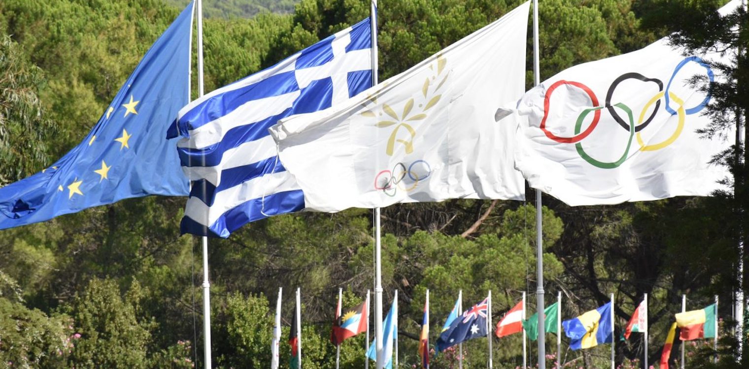 ΔΟΑ: Κατέβασε τις σημαίες Ρωσίας και Λευκορωσίας στις εγκαταστάσεις της Αρχ. Ολυμπίας