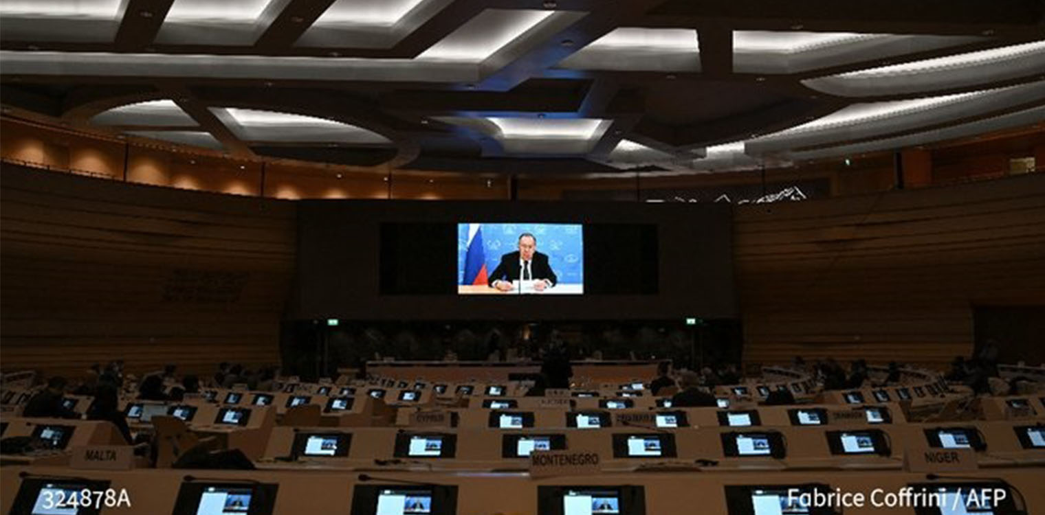 Οι διπλωμάτες γύρισαν την πλάτη στον Λαβρόφ - Έφυγαν από την αίθουσα κατά την ομιλία του