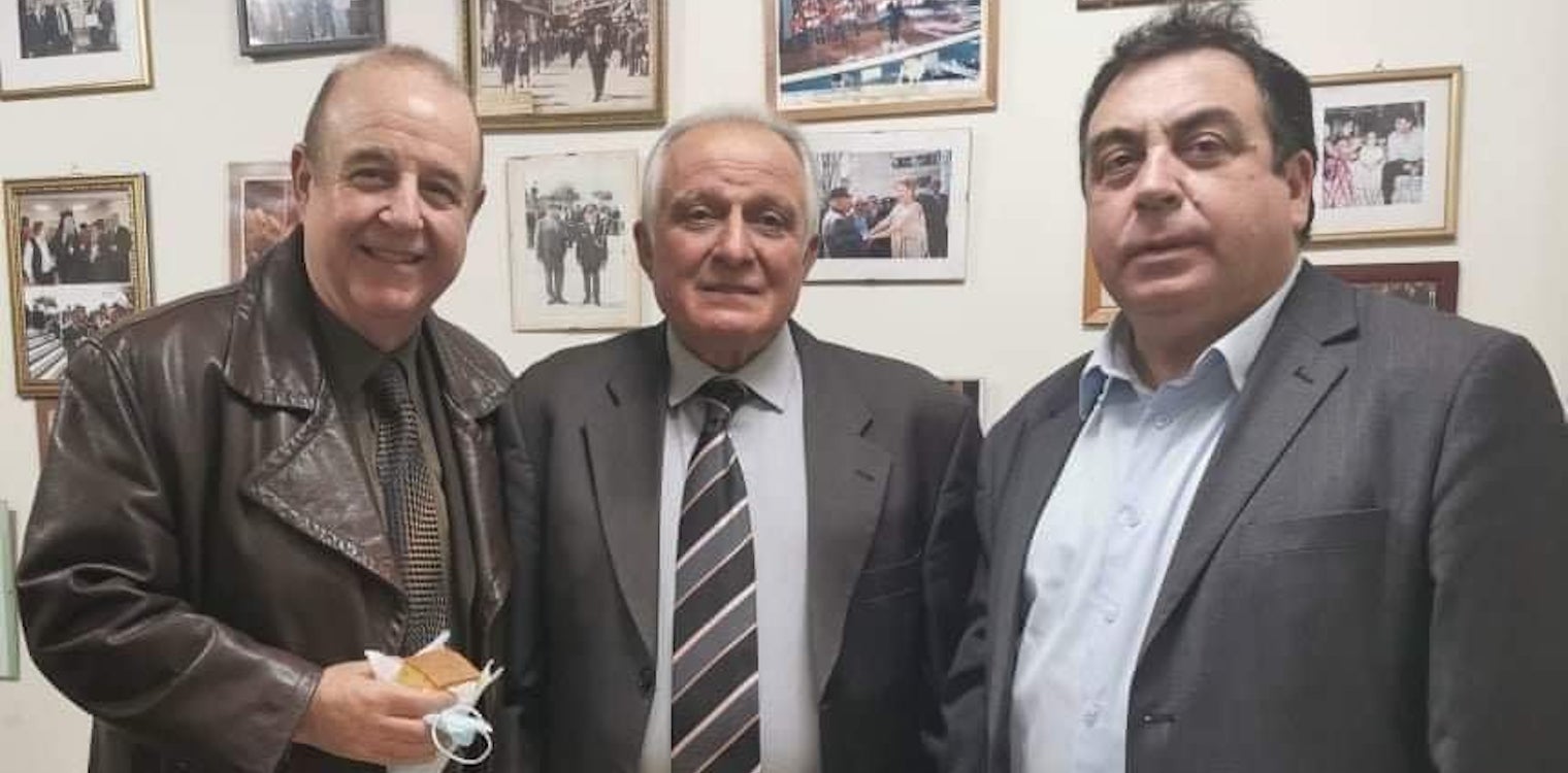 Μικελόπουλος: Παραιτήθηκε για τη φωτογραφία Χαϊκάλη - Αντωνακόπουλου - Η απάντηση του δημάρχου