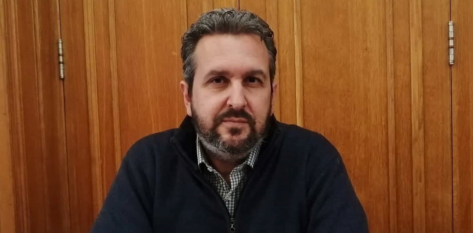Χάρης Μικελόπουλος: Δεν φιμώνουμε την τέχνη και το θέατρο - Γιατί καθυστέρησε η απόφαση