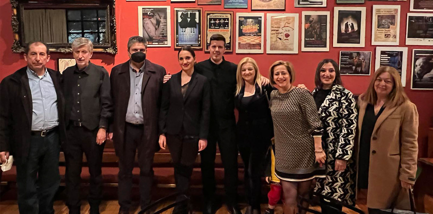 Η Αυγερινοπούλου κοντά στους Πυργίους ταλαντούχους καλλιτέχνες, στο θέατρο «Κάτω απ΄ τη Γέφυρα»
