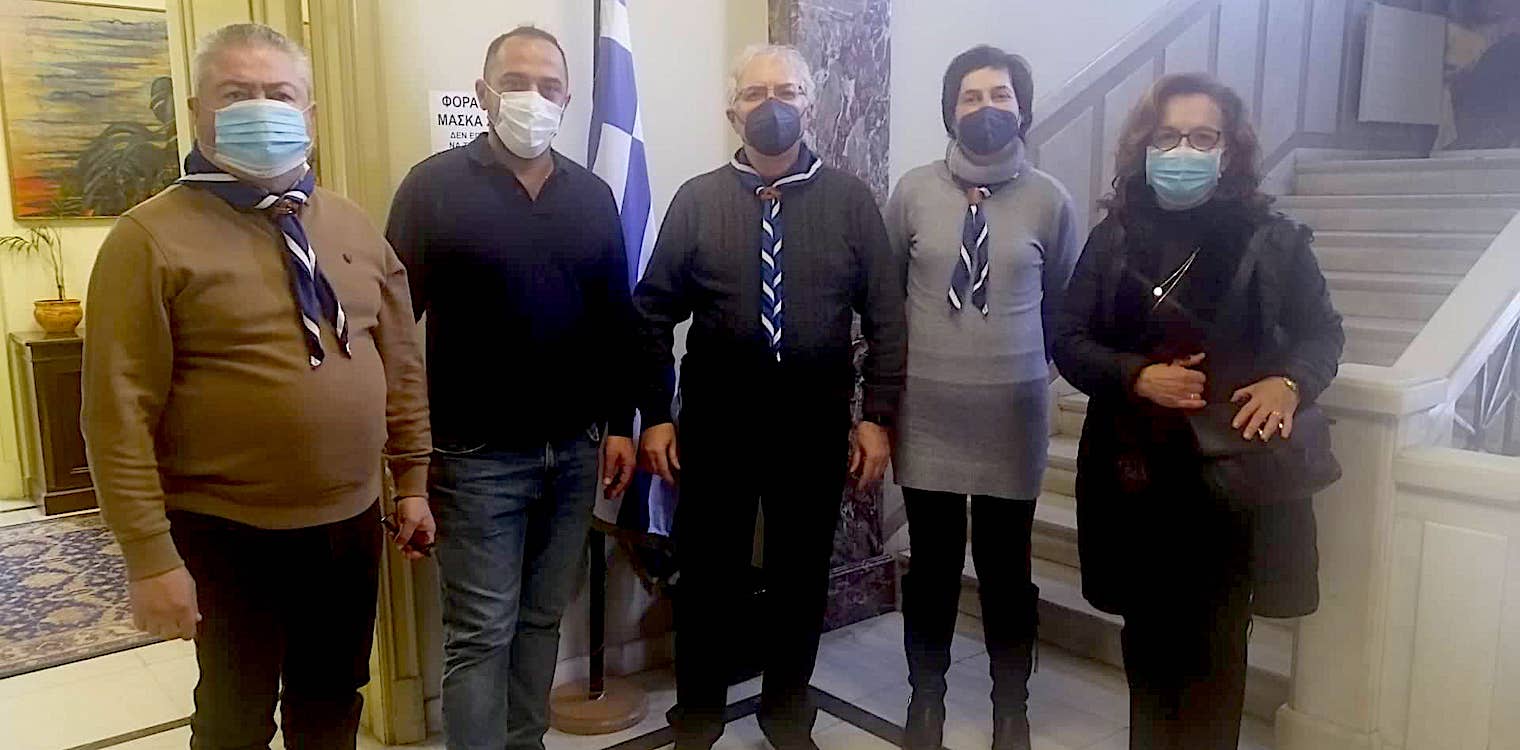 Πρόσκοποι και Τραπεζικοί προσφέρουν τρόφιμα για τον λαό της Ουκρανίας