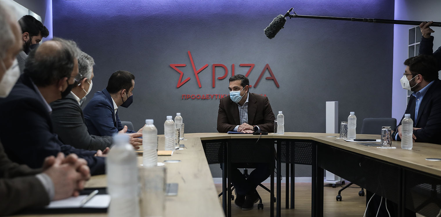 Τσίπρας σε δημάρχους Αττικής: Να μην περάσουν άλλα κόστη σε καταναλωτές και πολίτες
