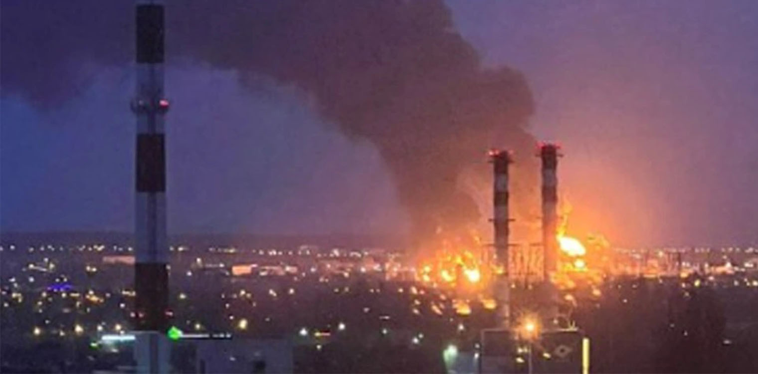 Oυκρανικά ελικόπτερα χτύπησαν δεξαμενές καυσίμων στη Μπελγκορόντ, λένε οι Ρώσοι - Μαίνεται μεγάλη φωτιά