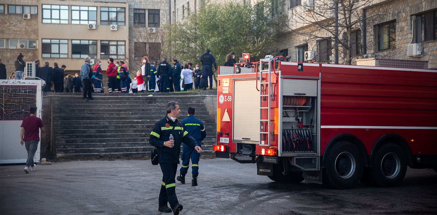 Στο Παπανικολάου Πλεύρης και Γκάγκα: Θα μπορούσε να «λαμπαδιάσει» όλο το νοσοκομείο